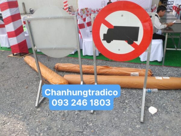 Biến báo hình tròn