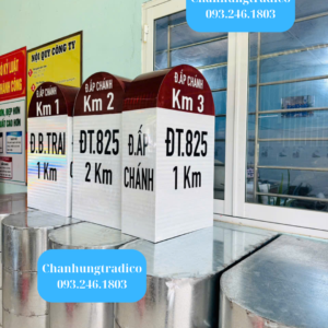 Hình ảnh: Thi công, sản xuất, lắp đặt cọc Km - Cọc Km dán màng phản quang