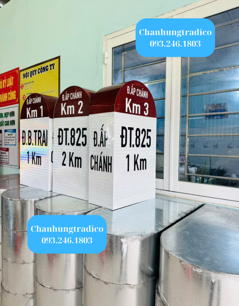 Hình ảnh: Thi công, sản xuất, lắp đặt cọc Km - Cọc Km dán màng phản quang