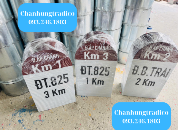Hình ảnh: Thi công, sản xuất, lắp đặt cọc Km - Cọc Km dán màng phản quang
