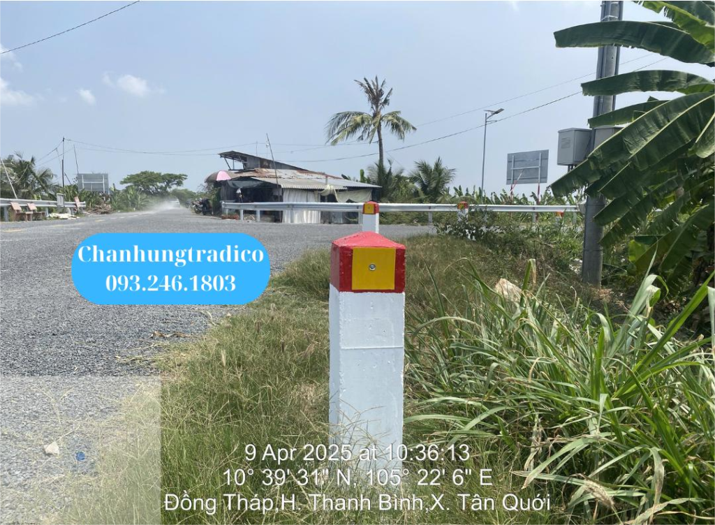 Thi công trồng cọc tiêu dán màng phản quang tại Đồng Tháp
