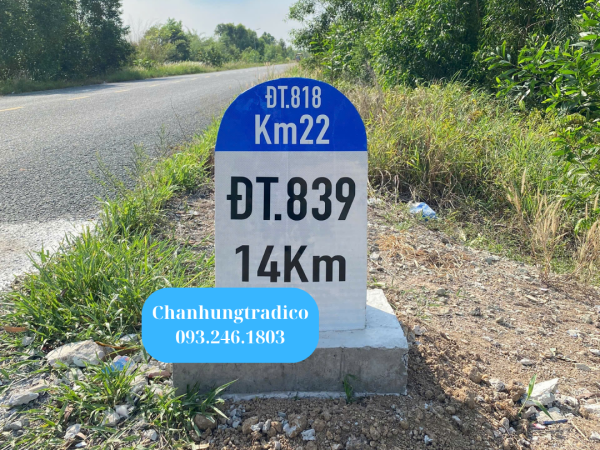 Sản xuất, cung cấp cột km dán màng phản quang - Mai Chấn Hưng - 093.246.1803