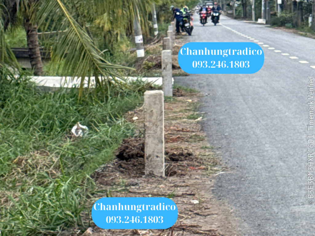 Thi công trồng cọc tiêu bê tông và sơn trắng đỏ - Mai Chấn Hưng - 093.246.1803 Thi công trồng cọc tiêu bê tông và sơn trắng đỏ - Mai Chấn Hưng - 093.246.1803