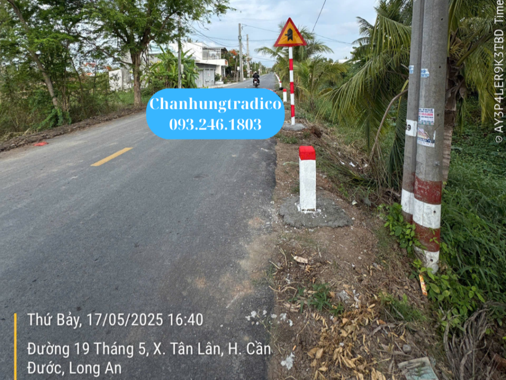 Thi công trồng cọc tiêu bê tông và sơn trắng đỏ - Mai Chấn Hưng - 093.246.1803