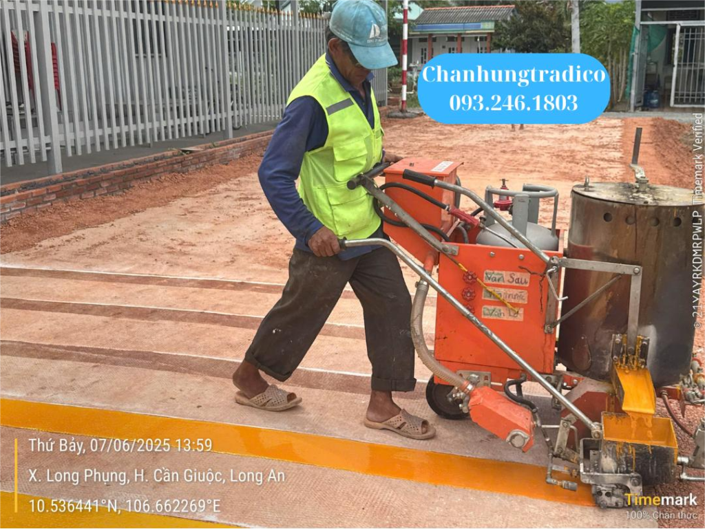 thi công sơn vạch kẻ đường