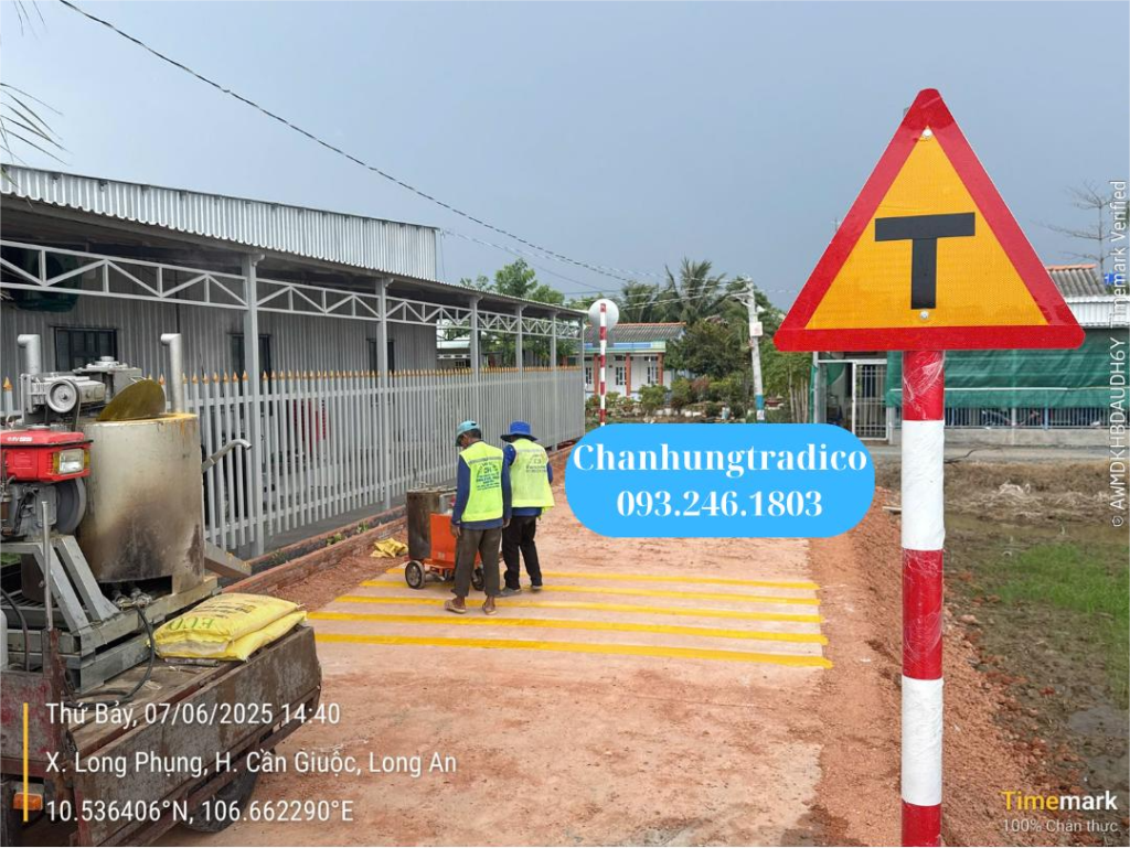 thi công sơn vạch kẻ đường