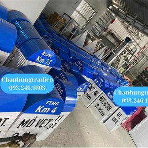 Sản xuất, cung cấp cột km dán màng phản quang - Mai Chấn Hưng - 093.246.1803