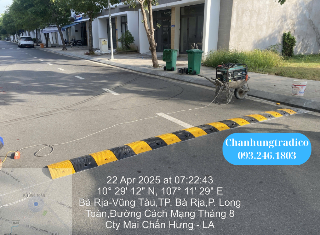 Cung cấp và lắp đặt gờ giảm tốc - Mai Chấn Hưng - 093.246.1803 GỜ GIẢM TỐC BẰNG CAO SU - GỜ GIẢM TỐC