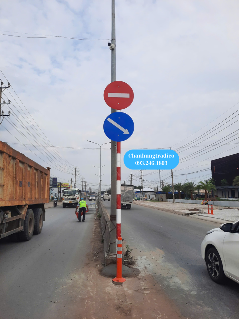 biển báo chỉ hướng