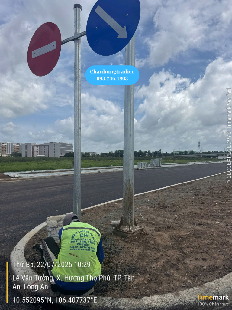 Trồng biển báo và trụ biển báo - Mai Chấn Hưng - 093.246.1803