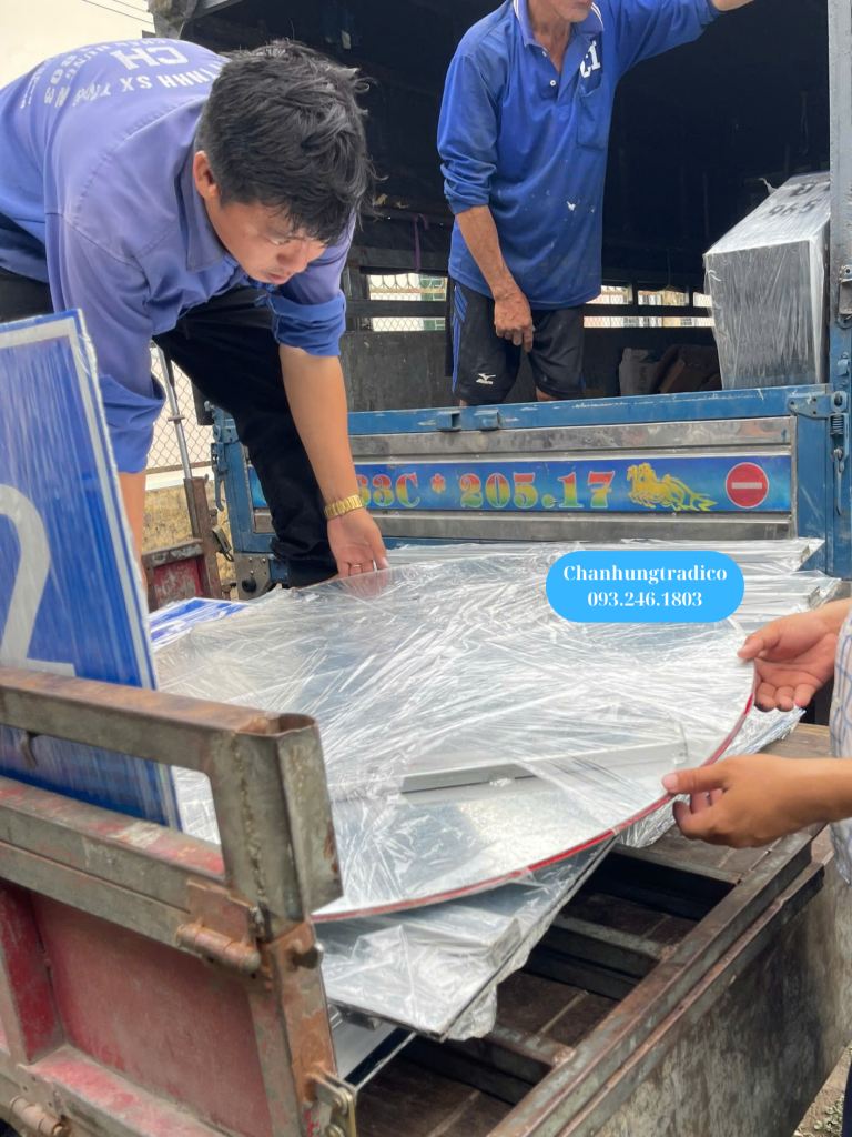 SẢN XUẤT VÀ CUNG CẤP CÁC LOẠI BIỂN BÁO AN TOÀN GIAO THÔNG VÀ TRỤ ĐỠ BIỂN BÁO