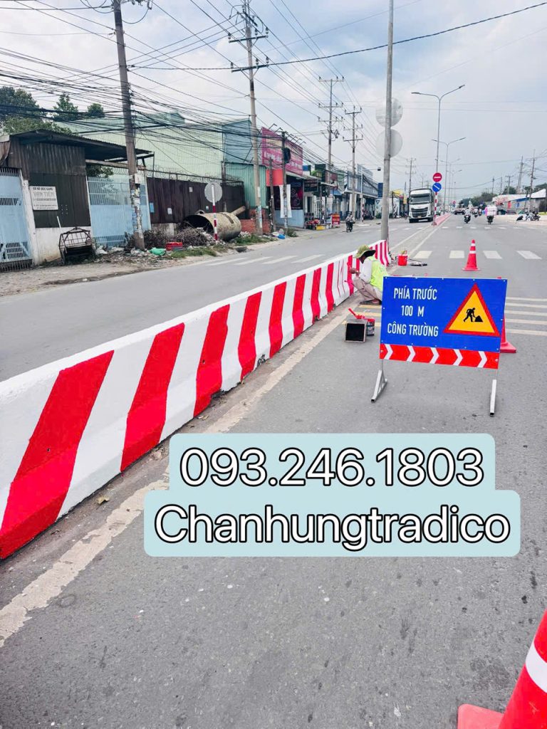 THI CÔNG SƠN DẢI PHÂN CÁCH