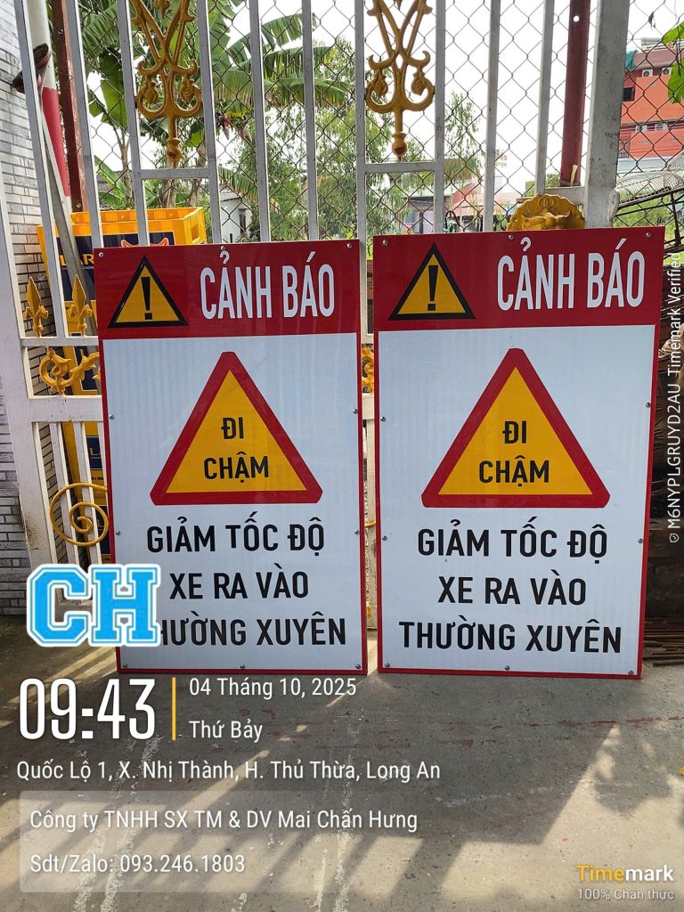 biển cảnh báo chú ý giảm tốc độ