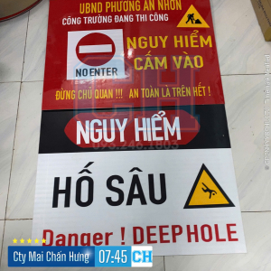 biển báo nguy hiểm hố sâu