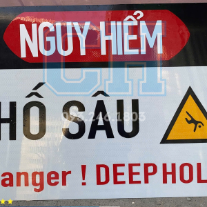 Biển báo nguy hiểm hố sâu