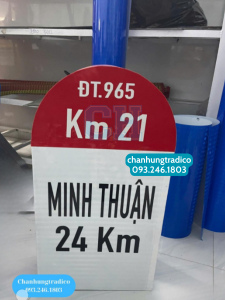 Cột KM dán màn phản quang