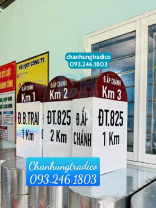 Cột KM dán màn phản quang