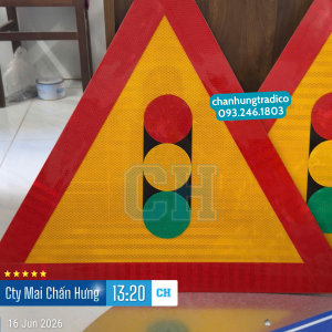 Biển báo giao nhau với tín hiệu đèn W.209
