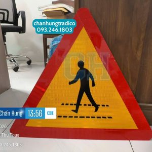 Biển Báo Đường Người Đi Bộ Cắt Ngang W.224