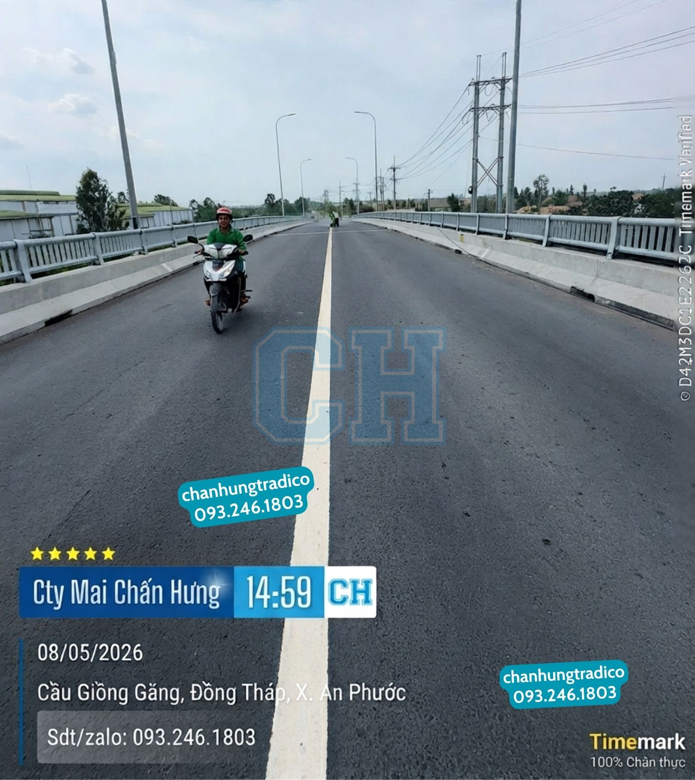Vạch 2.2 vạch đơn, nét liền, màu trắng