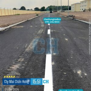 Vạch 2.1 vạch đơn, đứt nét, màu trắng