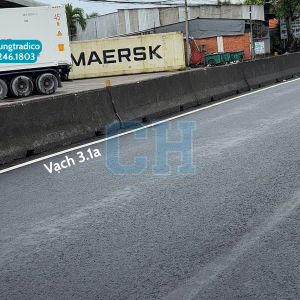 Vạch 3.1(a,b) vạch giới hạn mép ngoài phần đường xe chạy
