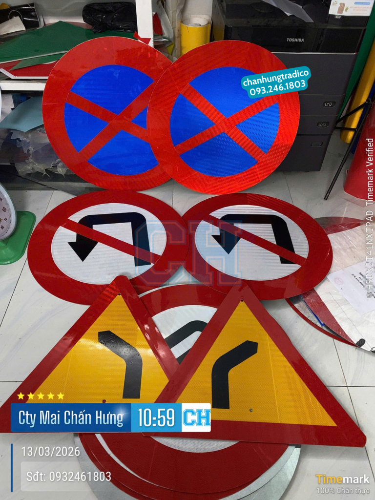 Biển báo cấm dừng xe và đỗ xe P.130 và biển báo khác