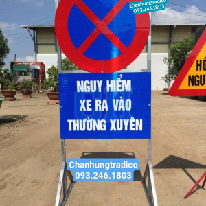 Khung biển báo cấm dừng xe và đỗ xe P.130