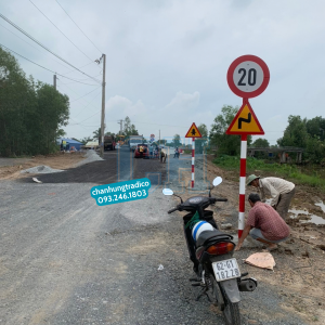 Biển báo nhiều chỗ ngoặc nguy hiểm liên tiếp P.202a,b