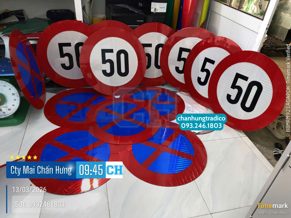 Biển báo cấm dừng xe và đỗ xe P.130 và biển báo khác
